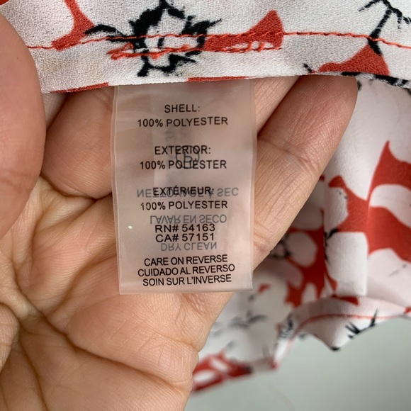 Karl Lagerfeld Floral Print Pearl V-neck Top - Picture 7 of 7